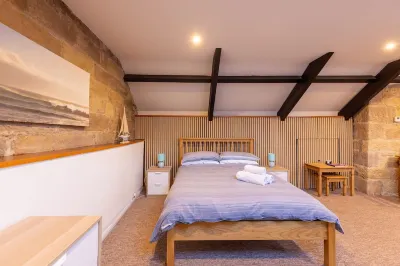 CROSS HOUSE APARTMENT Dog Friendly Barn Conversion in the Heart of Warkworth Hotels in 
