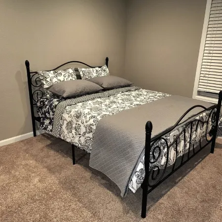 Comfortable Beds, Fastest Wifi, Hot Tub Spa