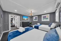 Beach Escape 3BR 2 Kings - Hot Tub, 5 min to Beach