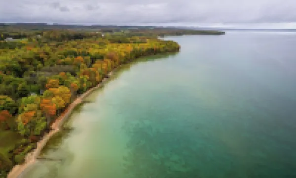 Little Dipper - Cozy Cottage on 400 Feet of Shared Lake Frontage