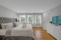 Bright 4BR House w/ Large Backyard and Sunroom