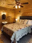 Log Cabin Haus in Amish Country Shipshewana, Indiana