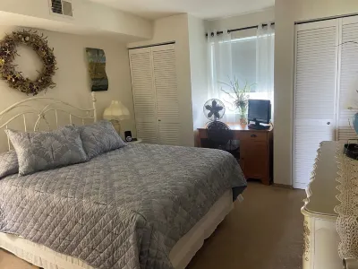 Fantastic Bay View with romantic sunsets! Hotels in 