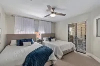 Super Host w/23 reviews on Airbnb! Fantastic Location- Biltmore Luxury Condo