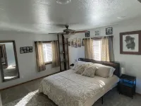 Cozy 2-bedroom cabin In enchanting Hatch near the river! Between Bryce and Zion