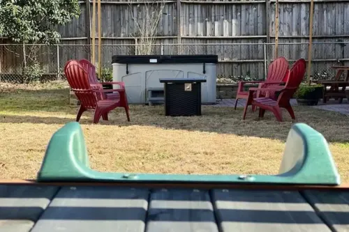 5Br One Story Retreat w/Hot Tub Grill, Chill & Family Time