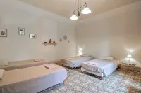 Superb Maison de Maître in Provence with infinity poolXXL and bicycles