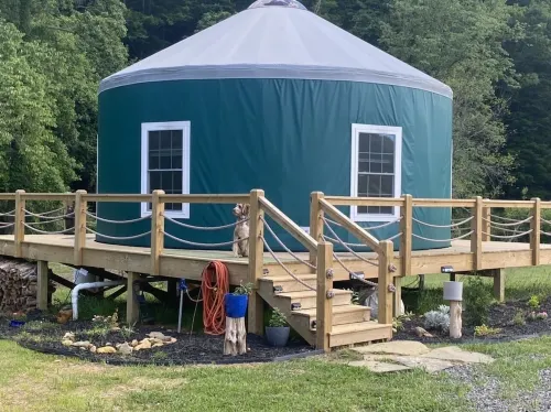 Magical Riverside Yurt, hot tub & the BRPW, pet friendly near Floyd, Va - Homestays