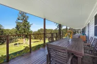 Budgong Lodge Secluded farm stay with horses and cattle - 4 Queen bedrooms