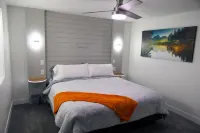 Natures Best Modern - Amazing GETAWAY, 2- Person LED Shower, 75" TV, King Bed