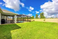 Peaceful 3BD & 2BA with Salt Water Heated Pool, 35 mins from Jensen Beach!