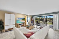 Beautiful San Clemente Beach Condo, Walking to the Sand