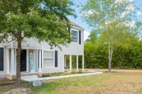 The Aggie "Whoop" House!  Just Blocks from Texas A&M! - 4-Star