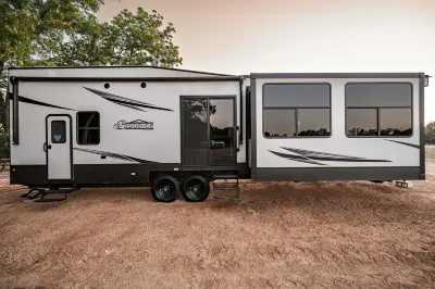 Riverfront RV on Medina River/1 Blk off Main/River Yurt Village & RV Park