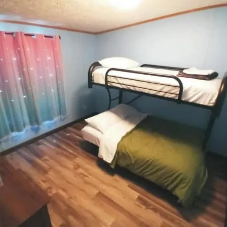 Roomy House on 2 private acres above the cliffs at Summersville Lake