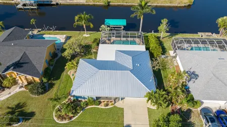 Villa Paradise Cove  Waterfront, Free Dock, pool heated, Gulf Access