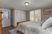 Historic Farmhouse Guest Quarters