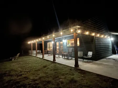 Modern Cabin w/Pool and Hot Tub!