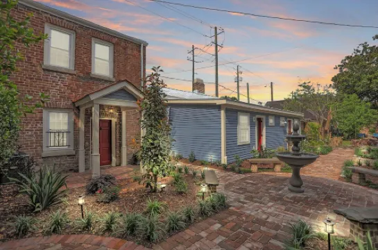 Cozy & Historic 1790 Guest House Steps to River St, Food, and Entertainment!