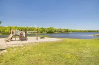 New! Hot Tub, Fire-pit, Shuffleboard, Game Room, Kids Play Area and More!