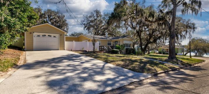 Cozy, Close to downtown Lake View home. 클레몬트 호텔