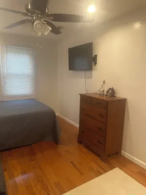 Charming cottage in Kenner with AC and WiFi. Enjoy your stay Hotels near Kenner