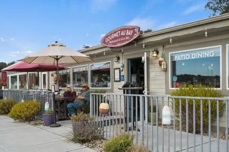 Renovated home w/ breathtaking views of the bay and new hot tub