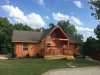 Ozark Legends Lodge- Lg Game Rm, Private Hot tub; 1 Mile to Thunder Ridge