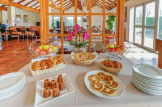 บริท โฮเทล คัสตรัส