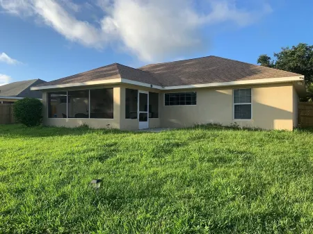 Home in Lake Placid! Отели в г. Силвен-Шорс