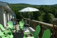 TOWNHOUSE-Slp 8 Mt View/6 BEDS. Downtown Windham. Walk to restaurants and stores