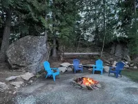 The Raven's Nest Teepee . Nestled in the Selkirk Mountain range, in Naples Idaho