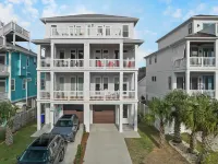 Pet-Friendly Beach House, 2 Blocks from the Ocean