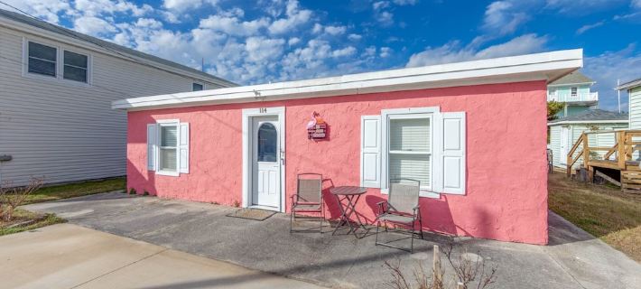 Pet Friendly - 2 Minute Walk to Beach -  Updated and Modernized Spotless Clean Hotels in Kill Devil Hills