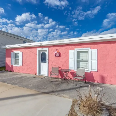 Pet Friendly - 2 Minute Walk to Beach -  Updated and Modernized Spotless Clean