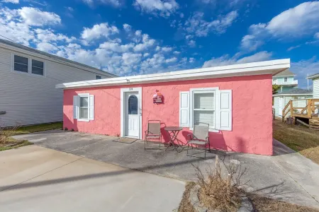 Pet Friendly - 2 Minute Walk to Beach -  Updated and Modernized Spotless Clean