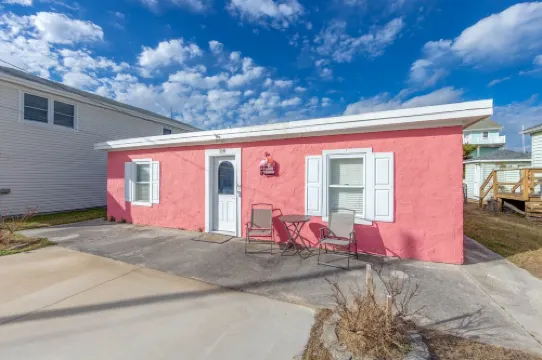 Pet Friendly - 2 Minute Walk to Beach -  Updated and Modernized Spotless Clean