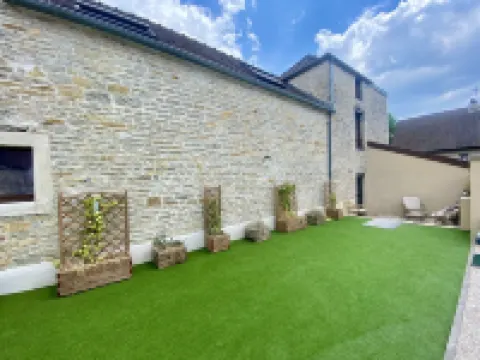 Maison en Pierre Dans un Cadre Idyllique, Piscine + Hammam. 20 Personnes Hotels in 