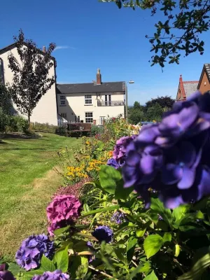 Malvern Wells Apartment with Lovely Balcony Views Hotels in 