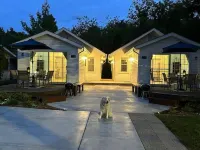 Dog Friendly Beach Cottage within a mile of town and 7 Lake Michigan beaches