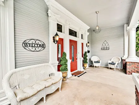 Fannie's On 5th Street-Close To Downtown And Magnolia Market Отели рядом с достопримечательностью «Rogers School of Engineering and Computer Science»