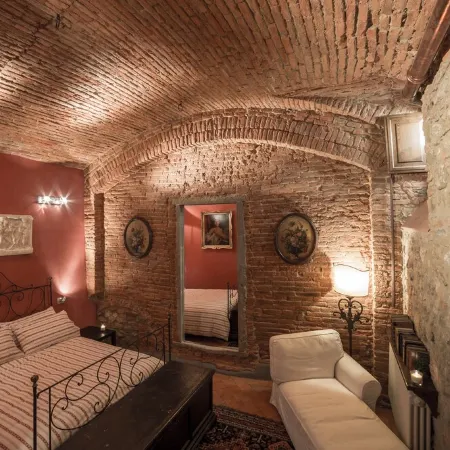 Charming & Luxury Historic Guest House in the Center of Arezzo ( Tuscany)