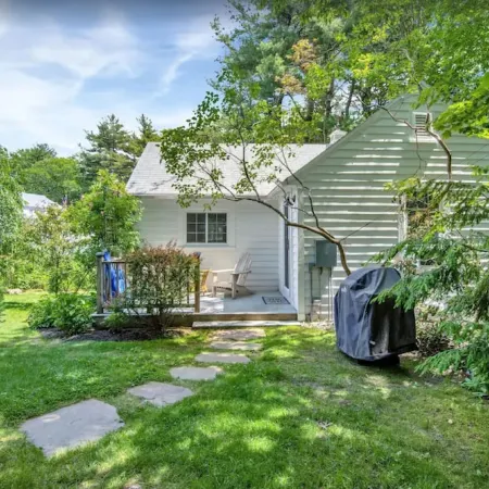 Awesome location downtown. Walk to the beach, marginal way