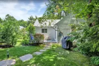 Awesome location downtown. Walk to the beach, marginal way - 4-Star