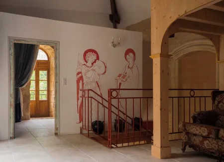 "La Chapelle aux Roses" Отели в г. Ле-Бюг