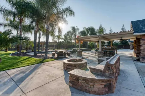 Modern 4-bedroom Villa w/ Pool/Spa & Private Park