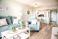 PRIME Location & Private Beach Access! Palm Tree Paradise