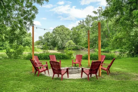 Cherry Valley Cabin: Hot Tub+Sauna+Scenic Riverfront