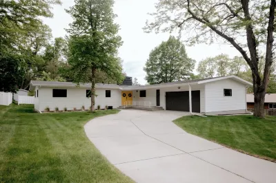 Rimrock Retreat - Lovely Neighborhood Close to Hospitals, Colleges, & Downtown