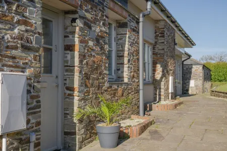 Apartment with Dramatic Views Across to Padstow, the Camel Estuary and the Sea.